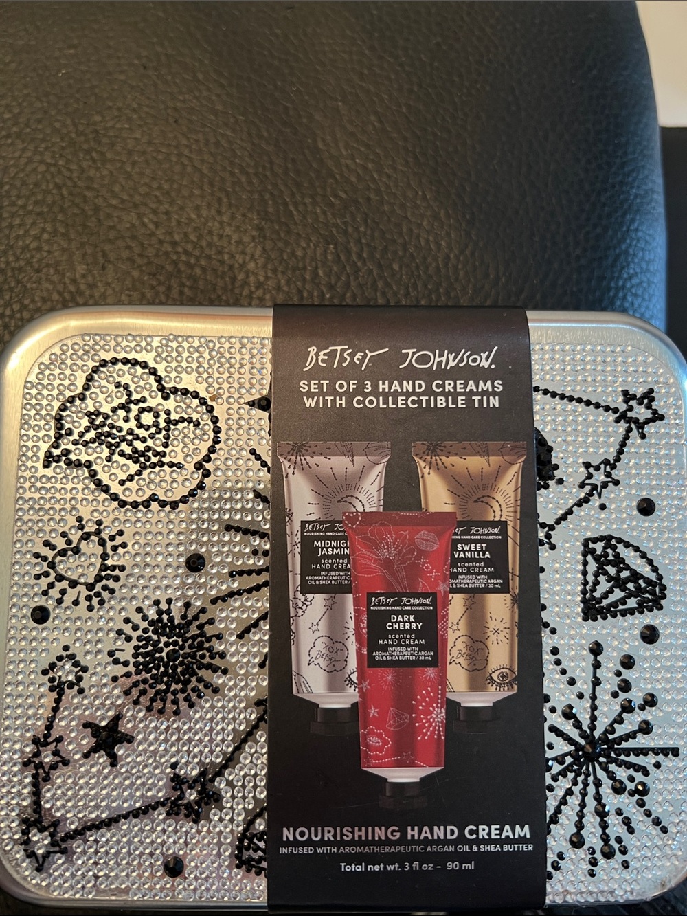 BETSEY JOHNSON NWT 3 HAND CREAM SET with COLLECTIBLE TIN